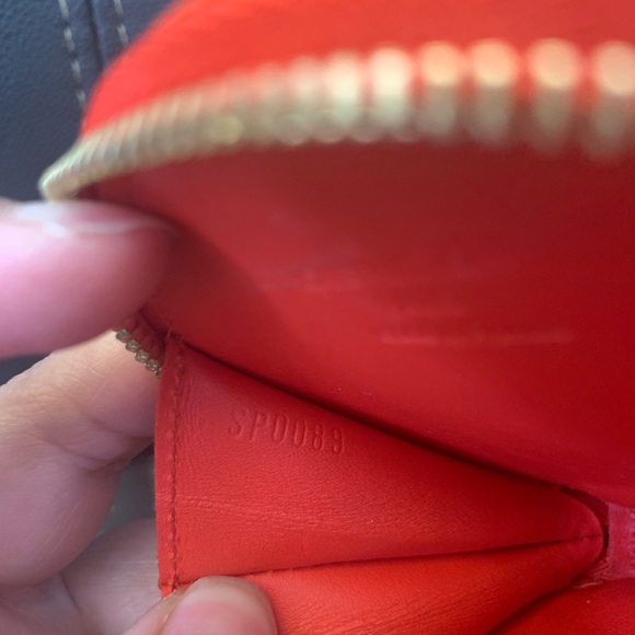 Authentic LV Roses coin pouch - Picture 9 of 9